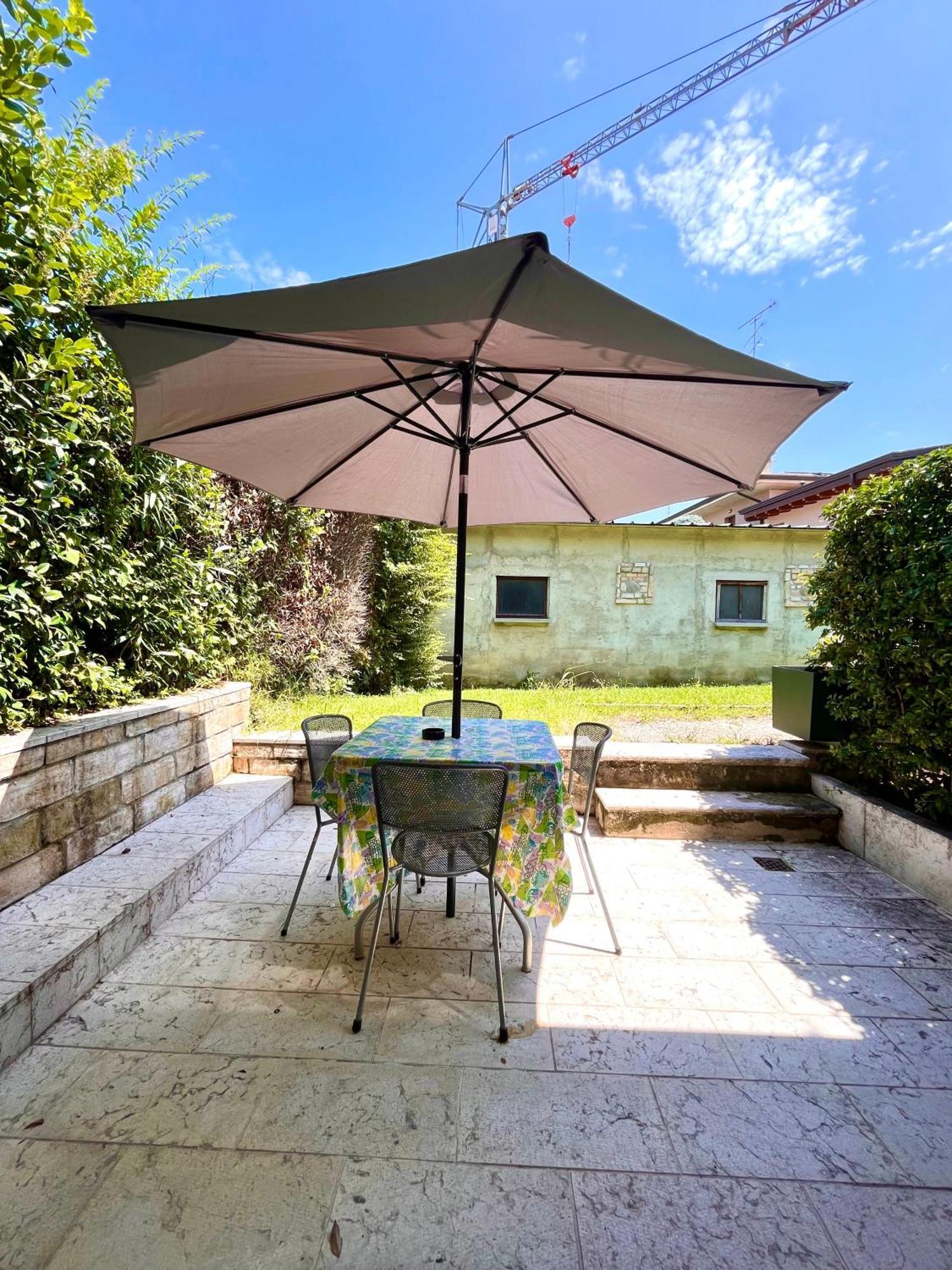 Studio Novecento Mit Eigener Terrasse Desenzano del Garda Exterior foto